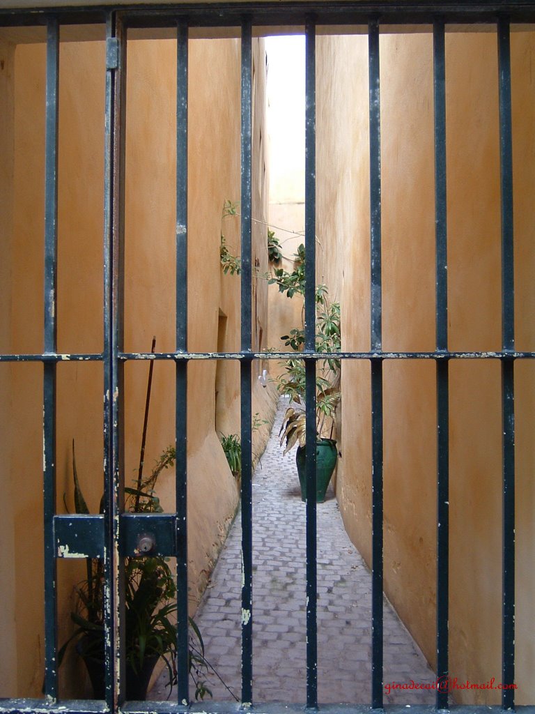 Callejón del Duende by Ginadecai