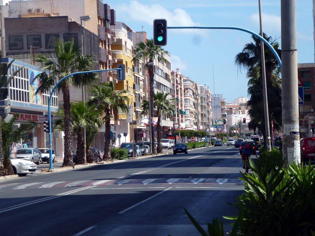 Avenida del Doctor Gregorio Maranon by Olav Sejeroe