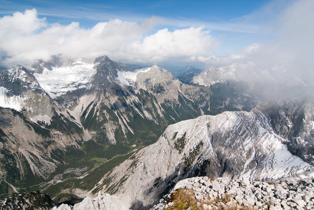 Pleisenspitze 2569 m, Blick ins Karwendeltal by Herr Sonstiges