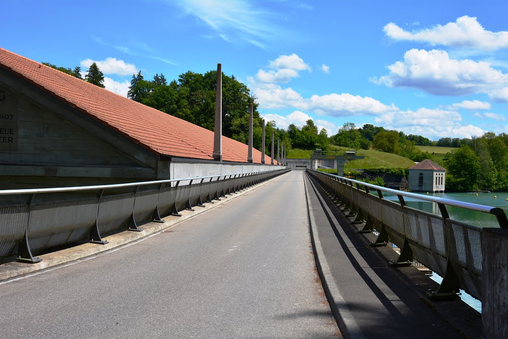 Wehr Wasser Kraftwerk Mühleberg by Perm59