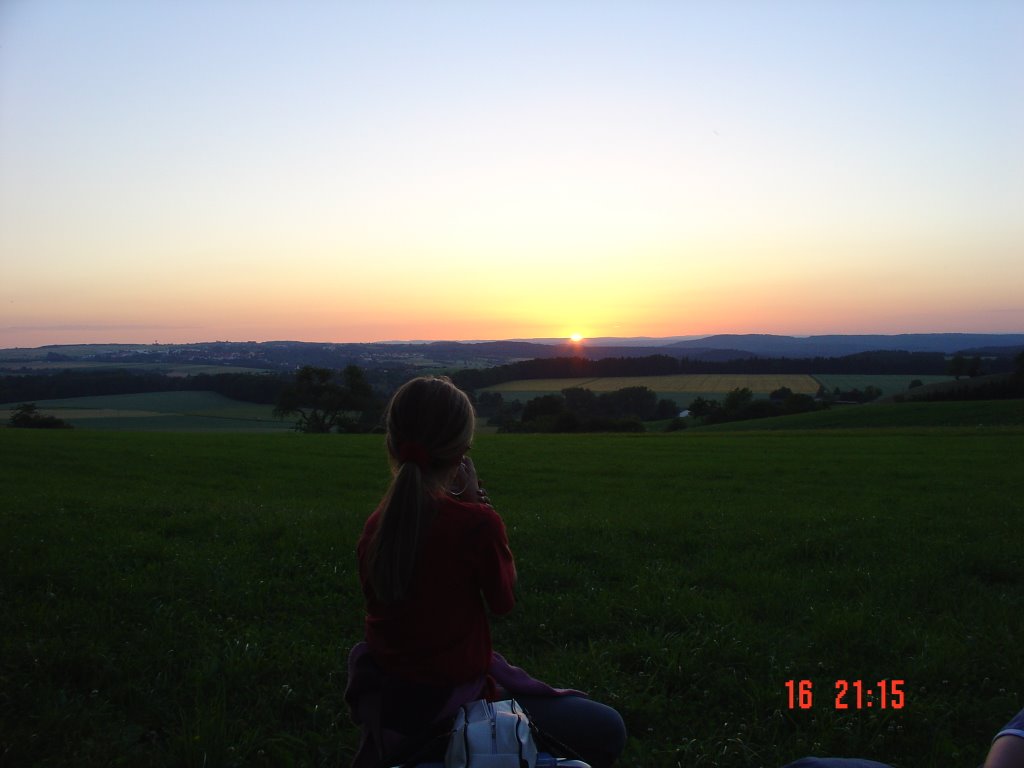 Sonnenuntergang am Kaiserstein by status-x