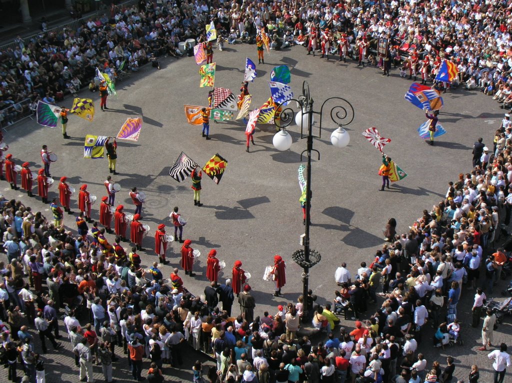 Sbandieratori Hasta in piazza San Secondo by Pierfranco Verrua