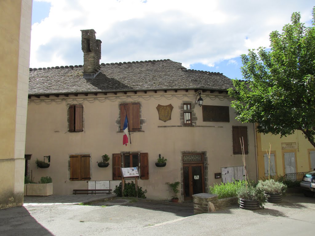 Saint-Germain-de-Calberte - la mairie by ZoricA