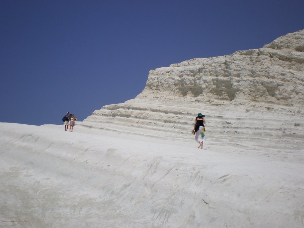 Sopra la Scala dei turchi. by Davide Saieva