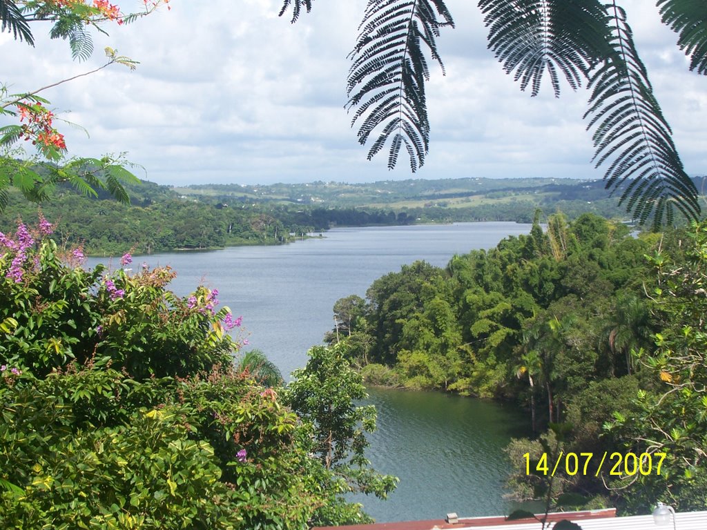 Lago Guajataca by Merita.R