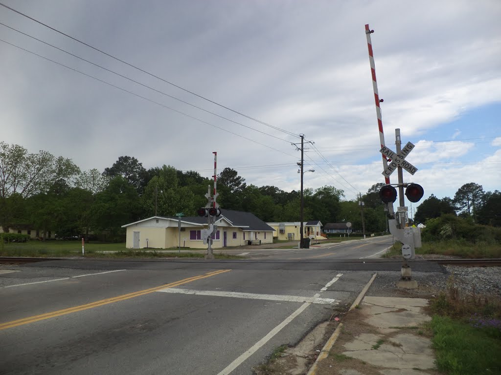 Martin Luther King Jr Dr RR Xing WB, Tifton by mriveraz