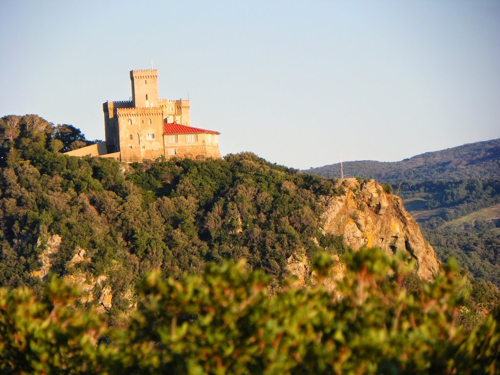 Castello Sonnino , Quercianella , Livorno by fabrizio farsetti