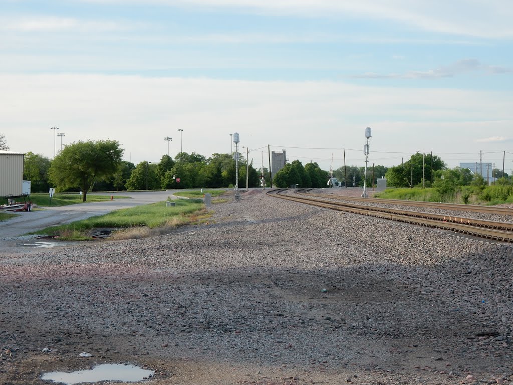 Looking north from Van Dorn along tracks by jplnk