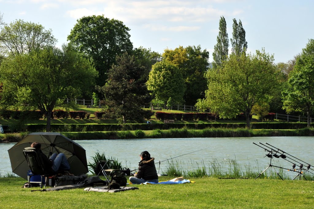 La pêche au Plan d'eau de Mamers - OTMS JL Dugast by Office de Tourisme de Mamers et du Saosnois