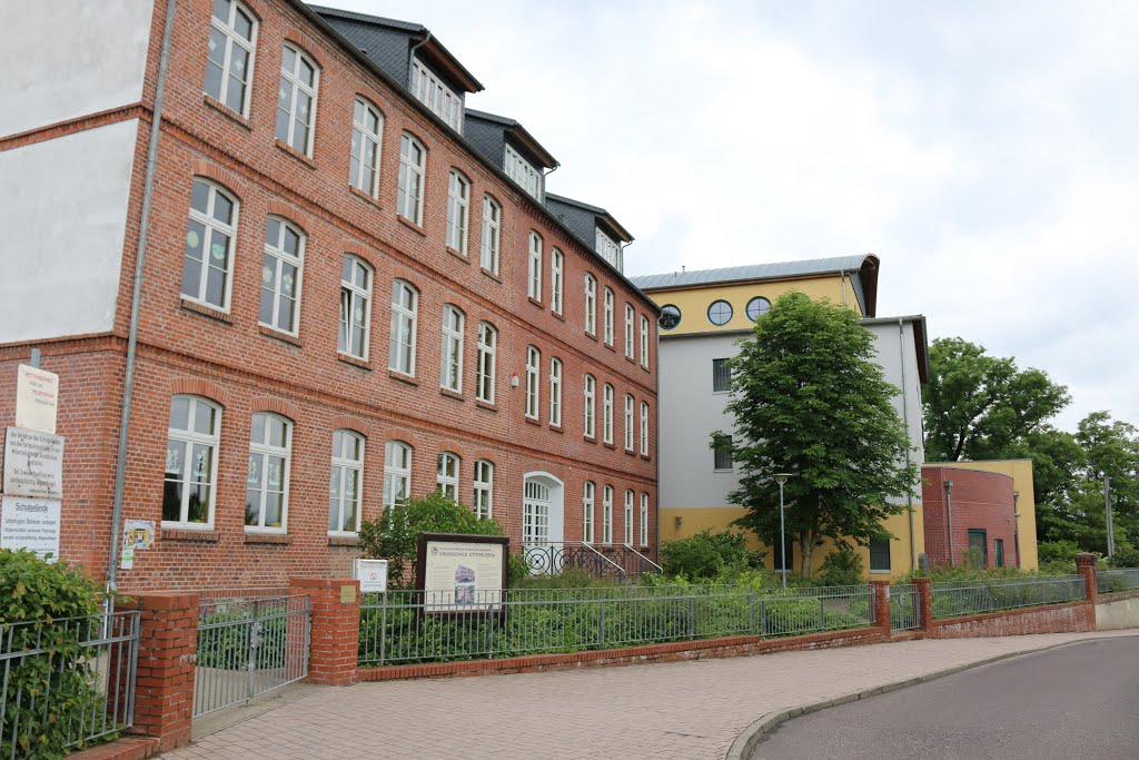 Grundschule Ottersleben by Marcel Golze