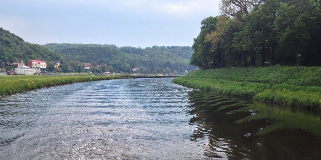 Plavební kanál Klecany - Vltava, Praha, Česká Republika 2014 by Canalous Guidemar