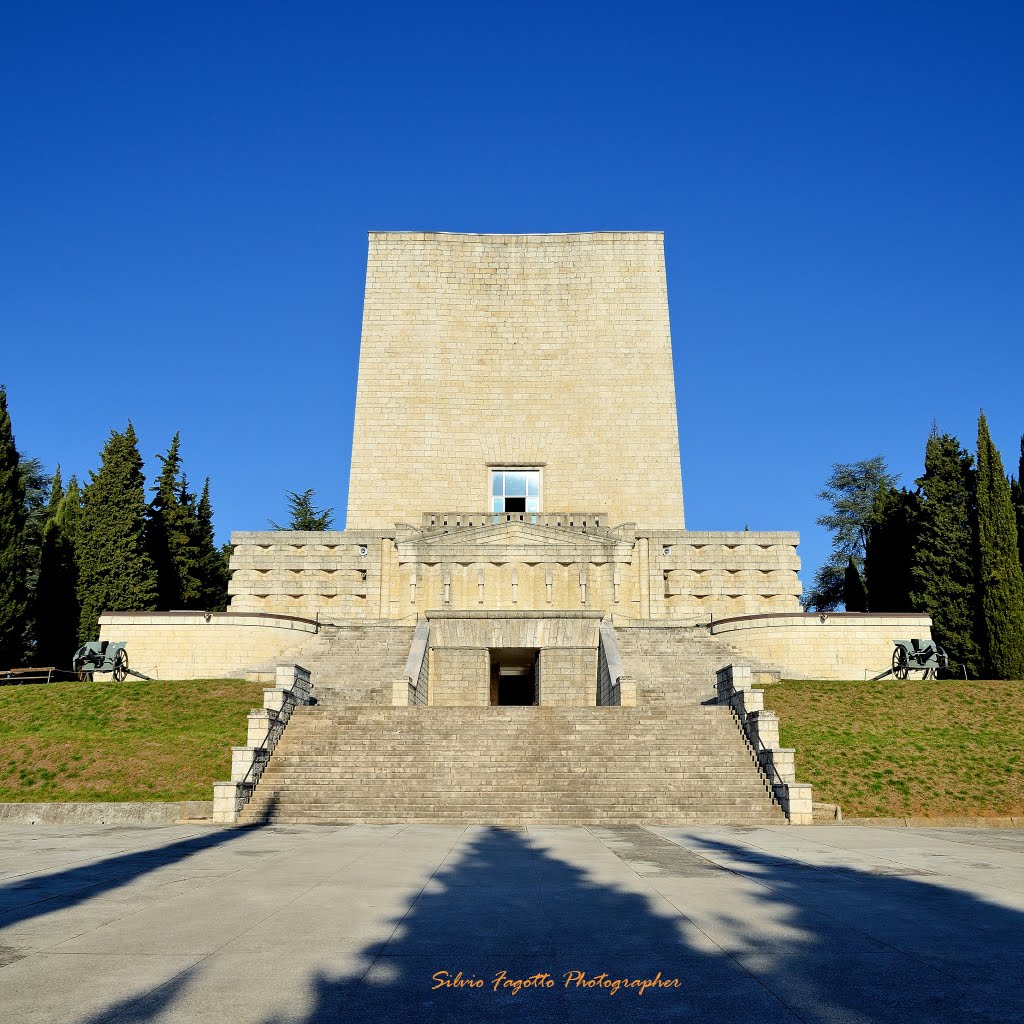 01 - Sacrario di Nervesa della Battaglia (TV) by Silvio Fagotto Fotografia