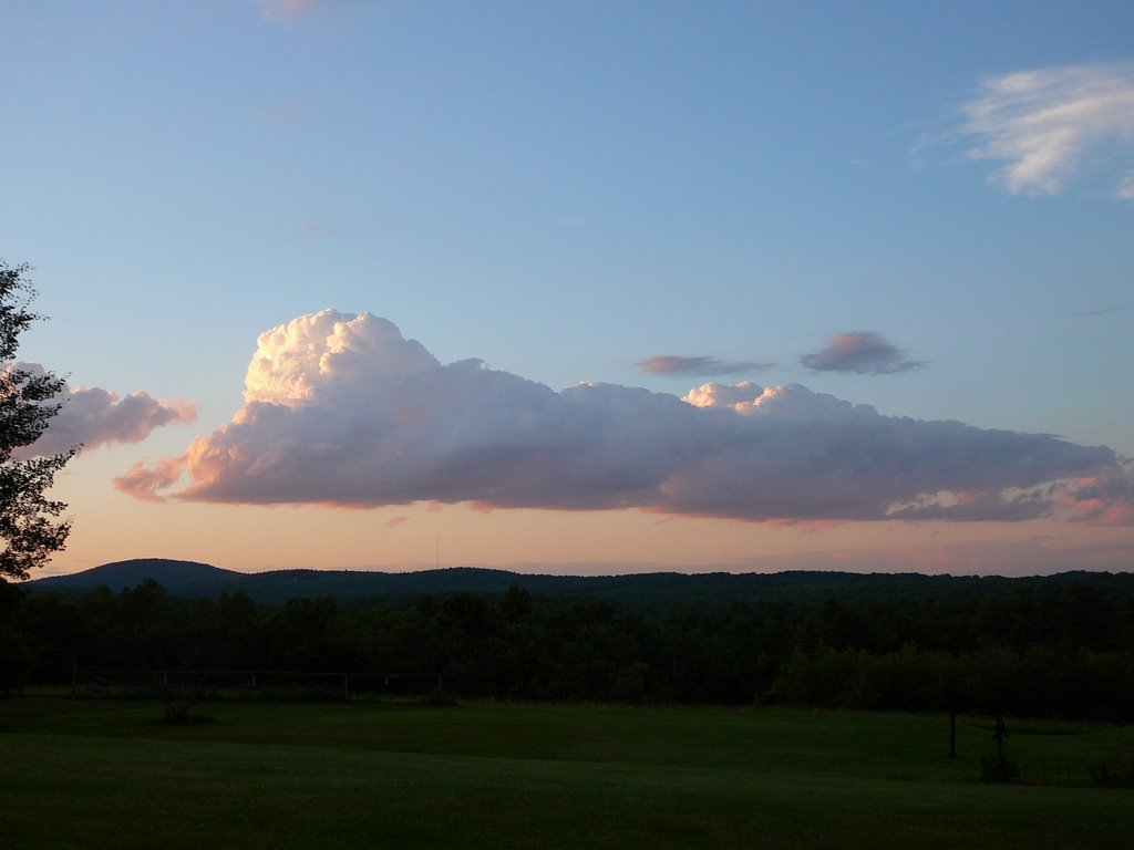 Beautiful sky - Strafford NH - July 2007 by toefur