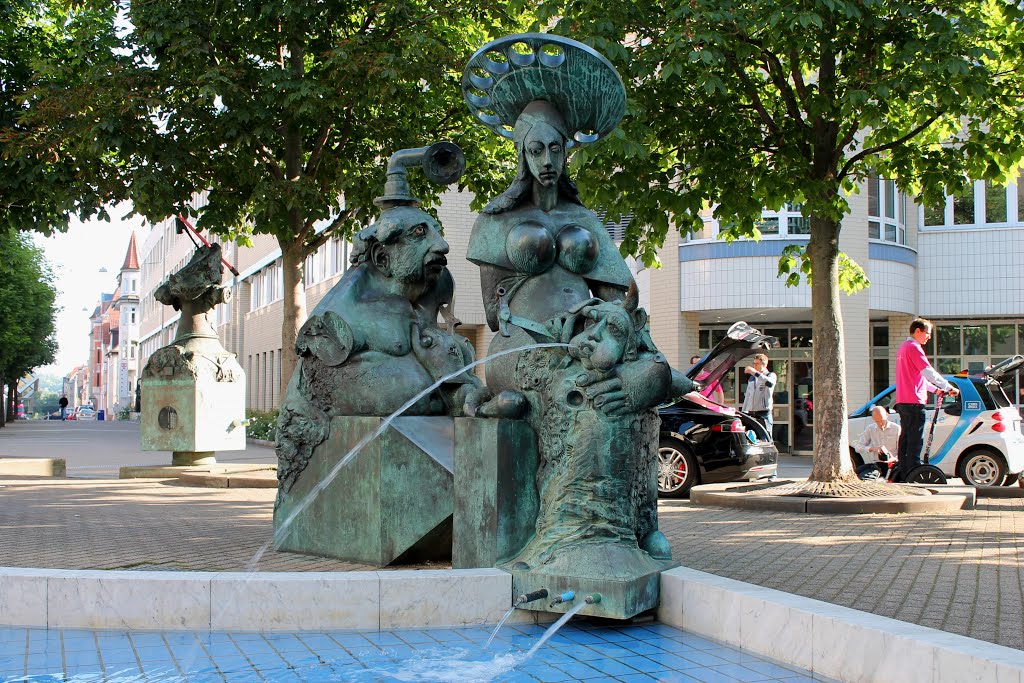 Fountain "Tele-Party" (1988) by Jürgen Goertz in Bad Cannstatt, Stuttgart by Trintignant