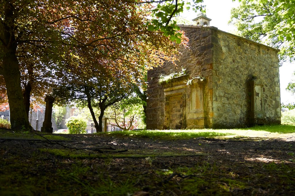 Beith Auld Kirk clock & Cemetery Scotland by Kingdavidofscotland