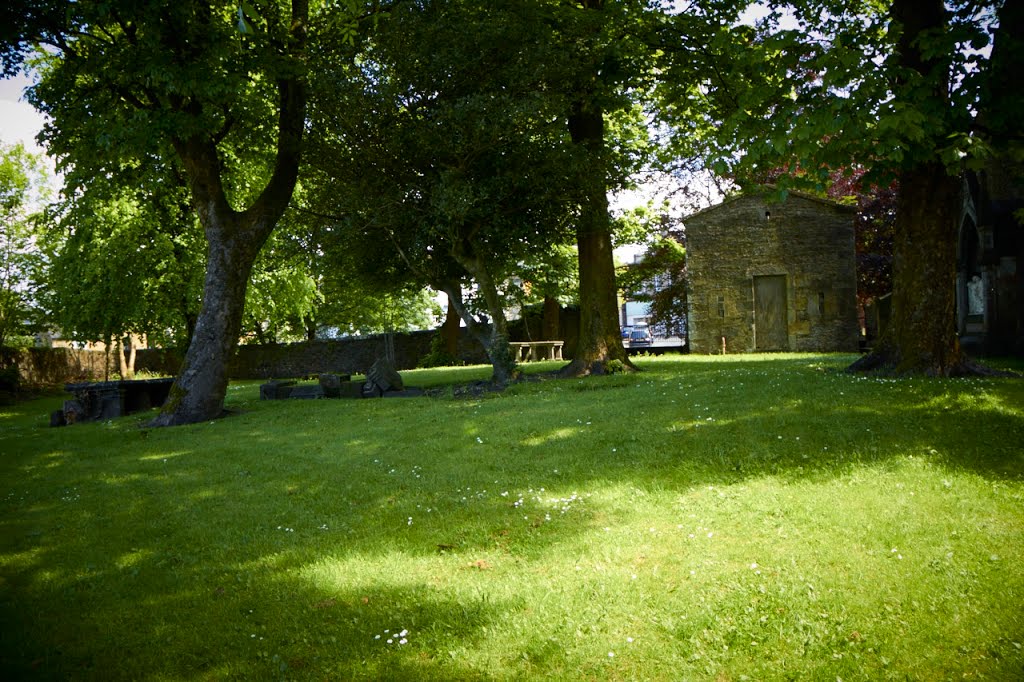 Beith Auld Kirk clock & Cemetery Scotland by Kingdavidofscotland