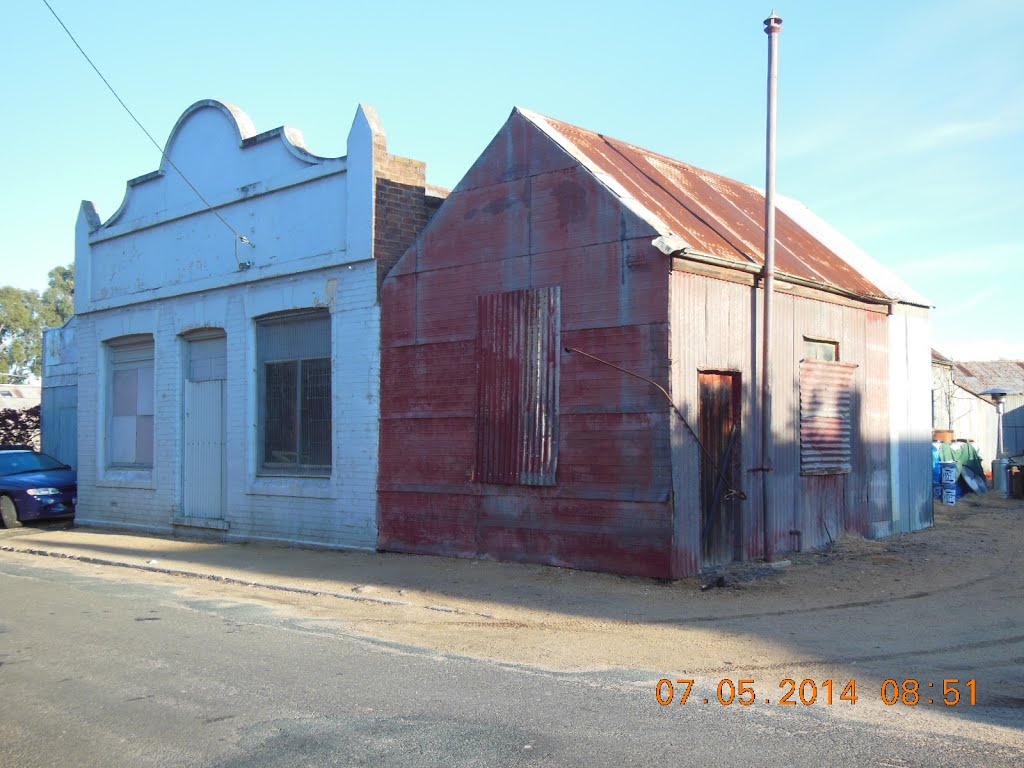 Grenfell - Old Buildings in George St - 2014-05-07 by sandyriva