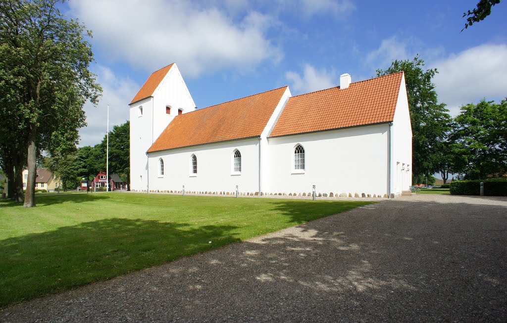 Ved Vojens kirke, 31. maj 2014 by papkassen