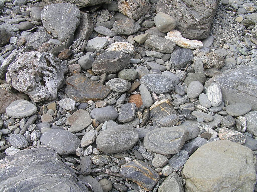 Beautiful stones at the Blue Pools by Inspector H snaps