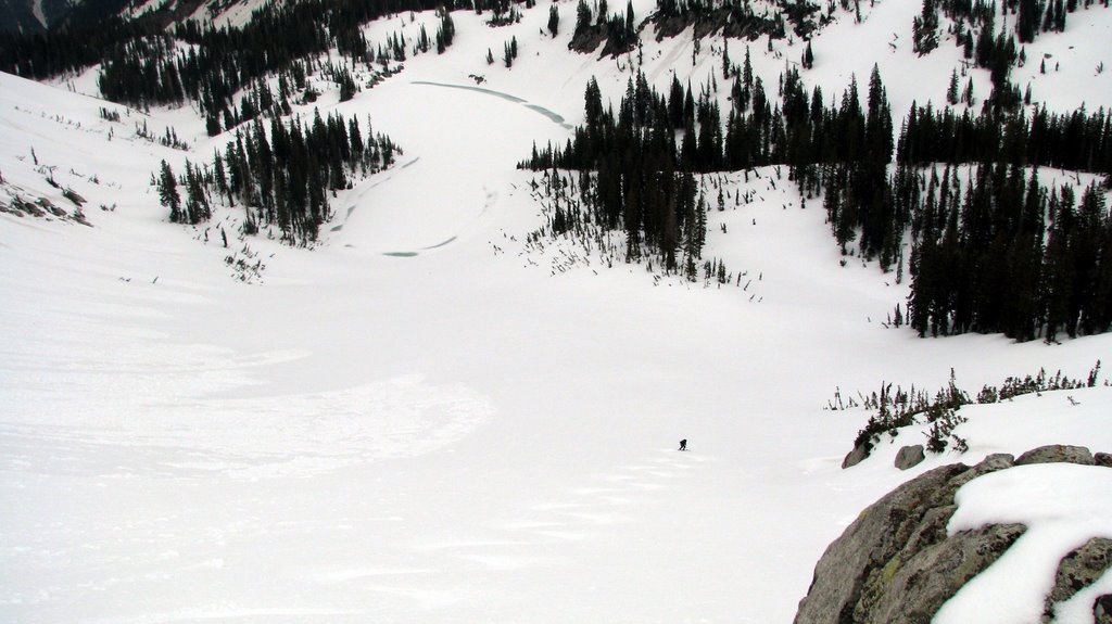 Skiing Down to Red Pine Lake by gsaxx