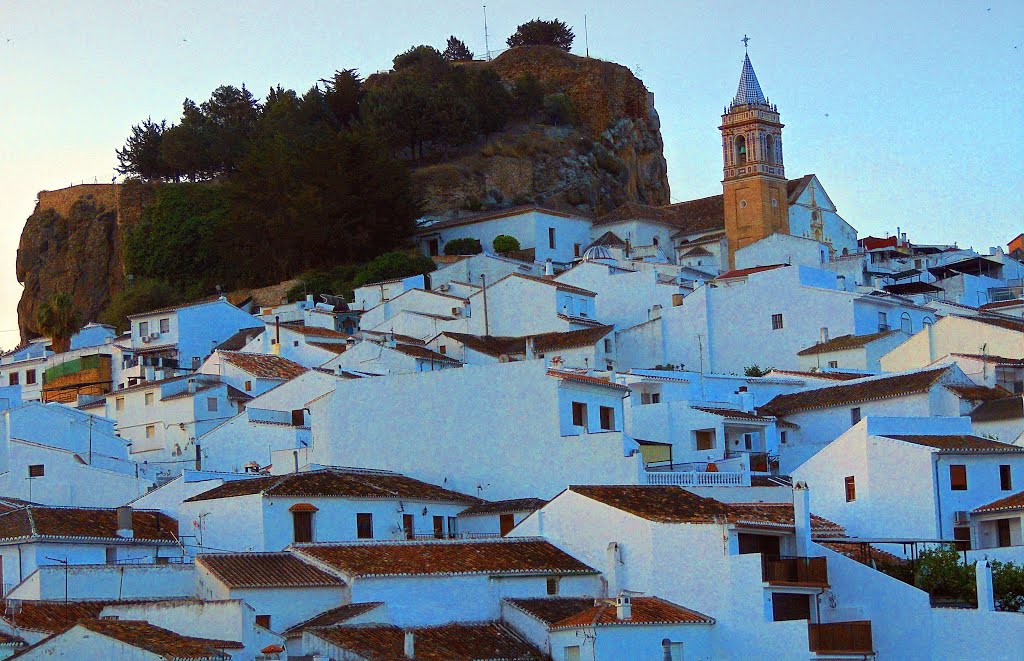 <El pueblo se despereza> Ardales (Málaga) by Sebastian Aguilar