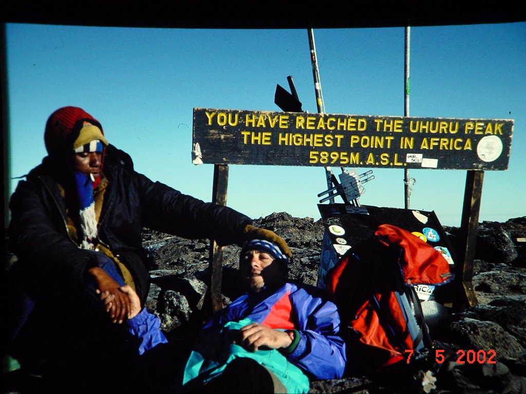 Uhuru peak(Jani) by jetpocok