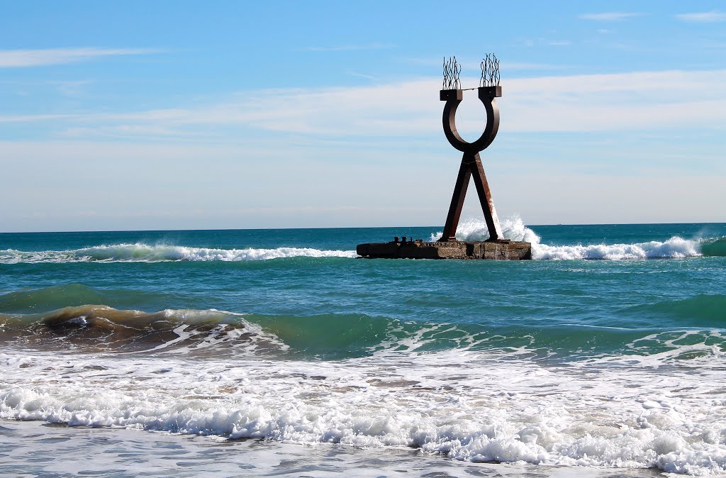 Torredembarra: escultura "Alfa i Omega" by Pedro Salcedo i Vaz