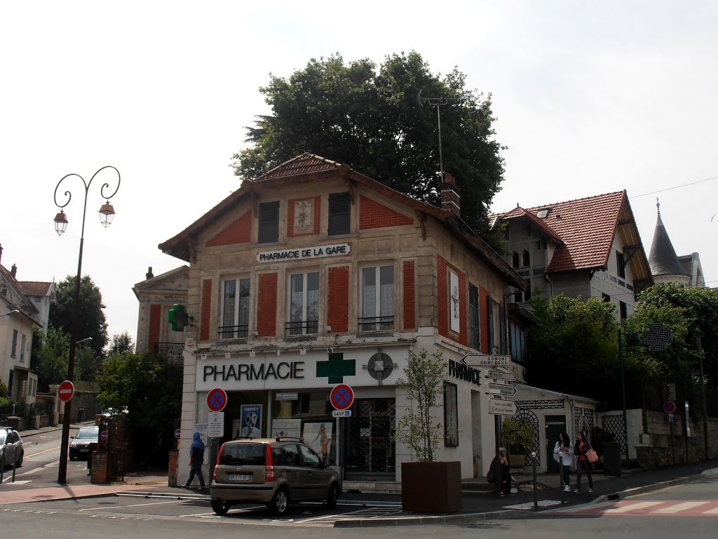 Pharmacie de la Gare by JP.GUYOMARD