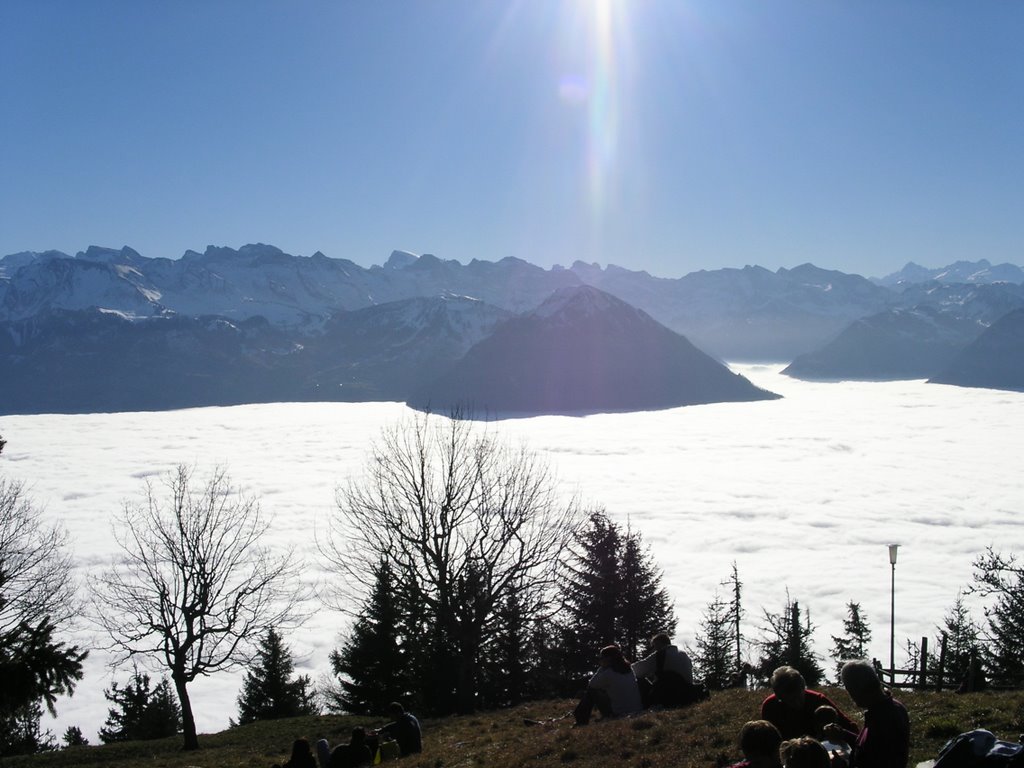 Wanderer beim Picknick, Rigi by pyraniton