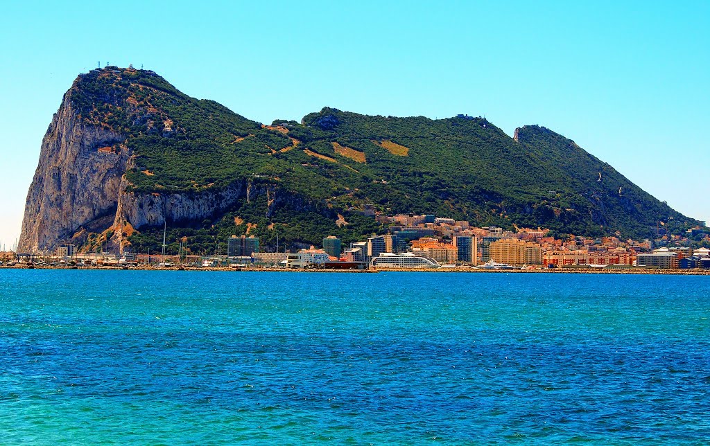 <Gibraltar desde La Línea> La Línea de la Concepción (Cádiz) by Sebastian Aguilar