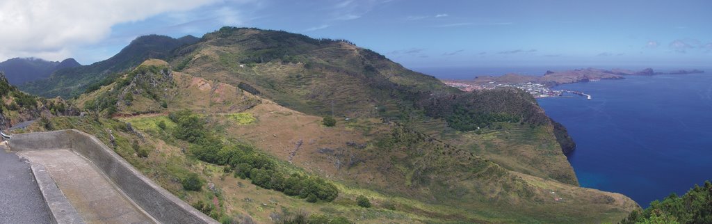 View to Ilheu de Agostinho by Christoph Gruetzner