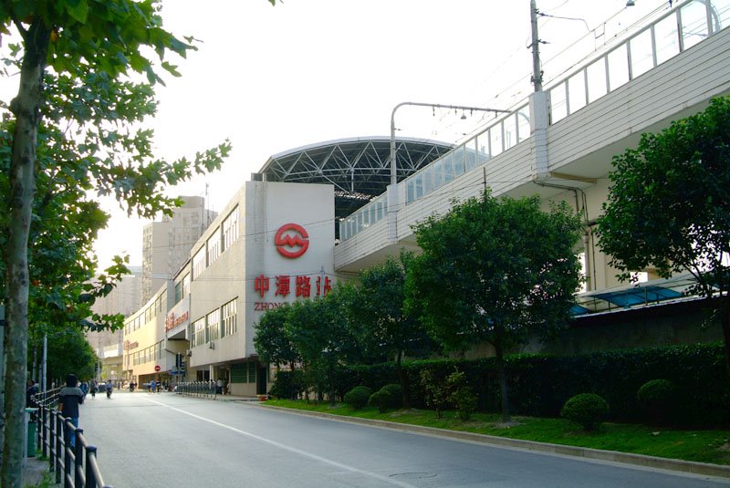 Zhongtan Road Station by paulvision