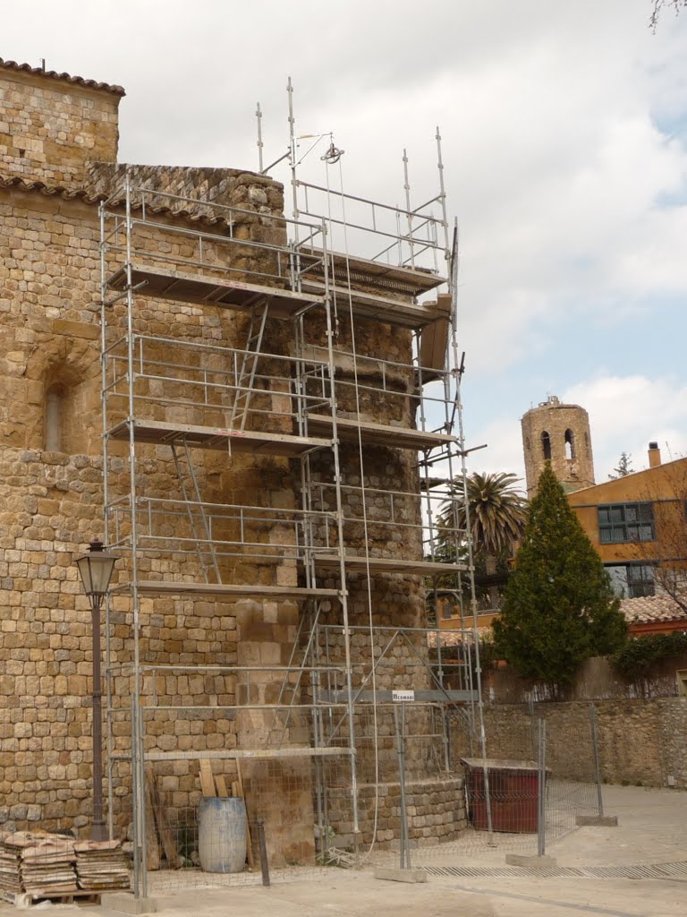 Intervencions a la capçalera, Santa Maria de Lladó. by Pedraferit