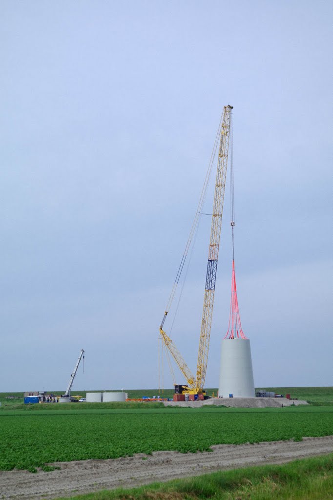 Building the first wind mill tower at the Westermeerdijk by M.H.W. Smits