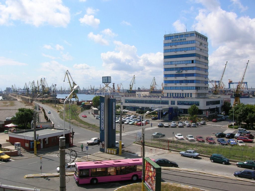 Constanta Port by Onur Çakıroğlu