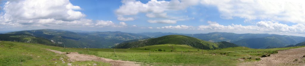 Panorama vers l'est depuis le Hohneck (juillet 2004) by Jean-Pierre HENS