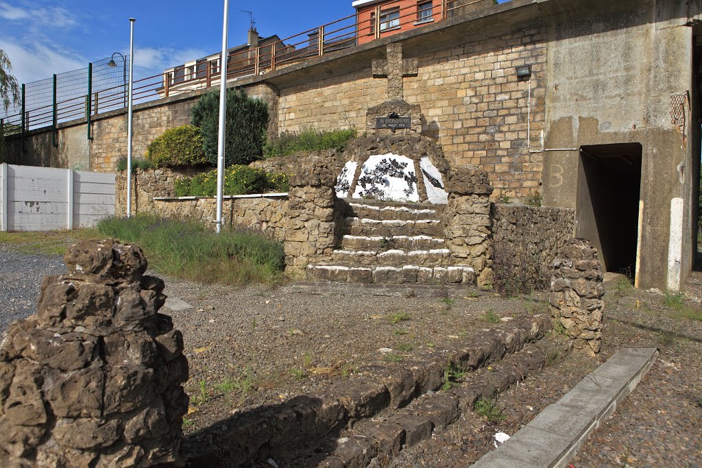 Monument des fusillés de Rossignol, Breuvanne et St Vincent, à Arlon by acesar55