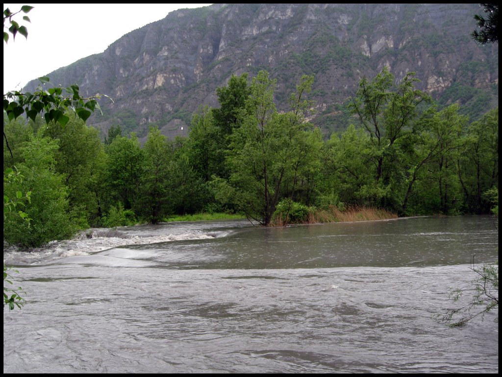 Crue de la Durance sur les 3 lacs by David Bertizzolo