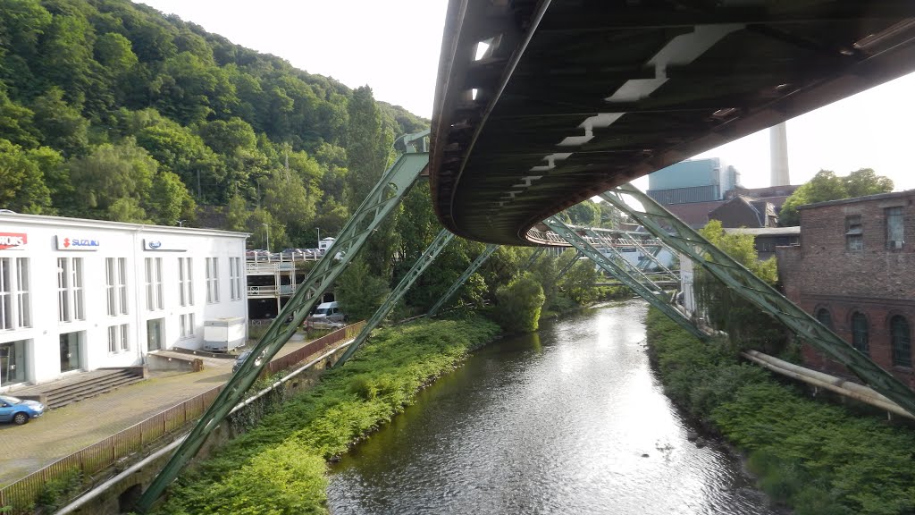 Wuppertal, Schwebebahn [25.05.2014] by Bogdan Tapu