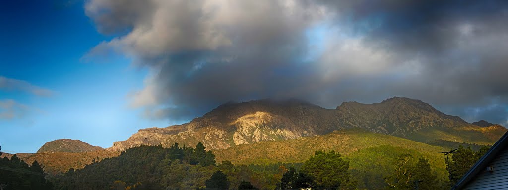 Mt Owen, Queenstown, Tasmania by Stuart Smith