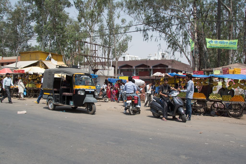 Employee Colony, Narnaul, Haryana, India. by Nicola e Pina Rajasthan 2014