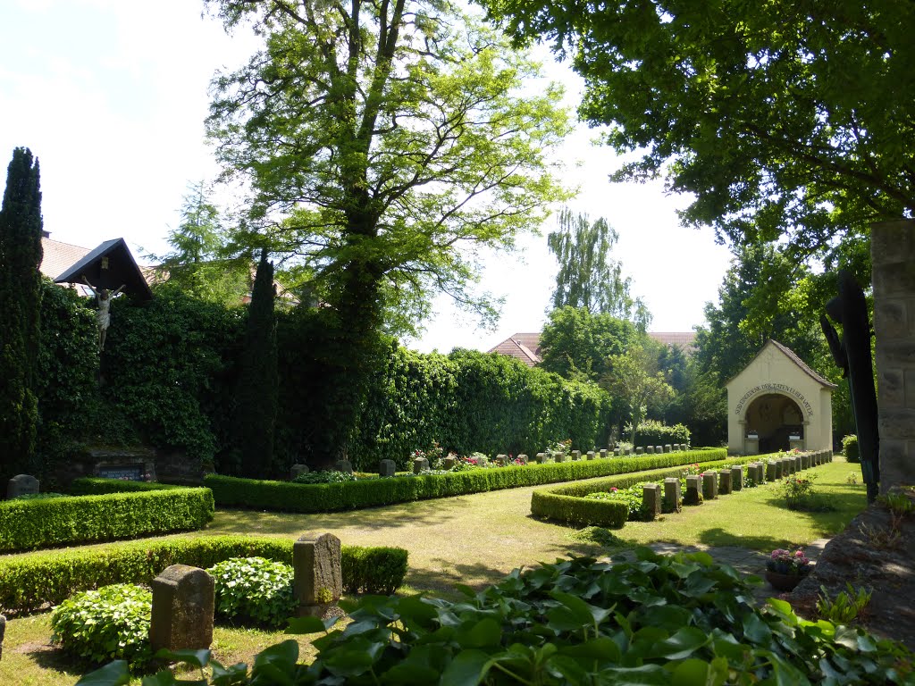 Heldenfriedhof Höchstadt an der Aisch by Vollbio