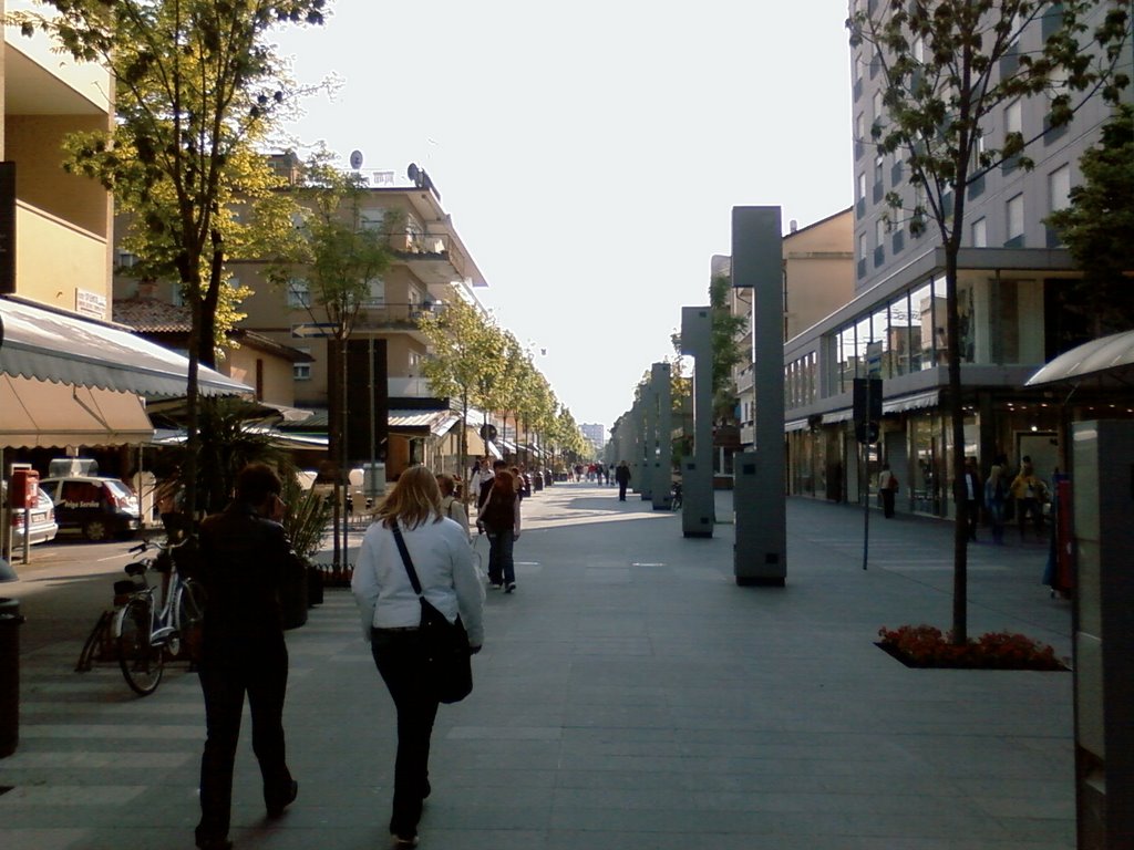 Viale centrale Lignano Sabbiadoro by Superfaby