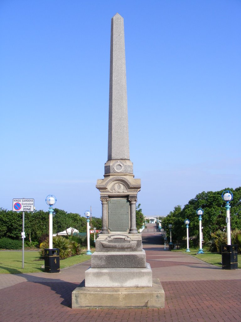 Life Boat monument by Ian Todd