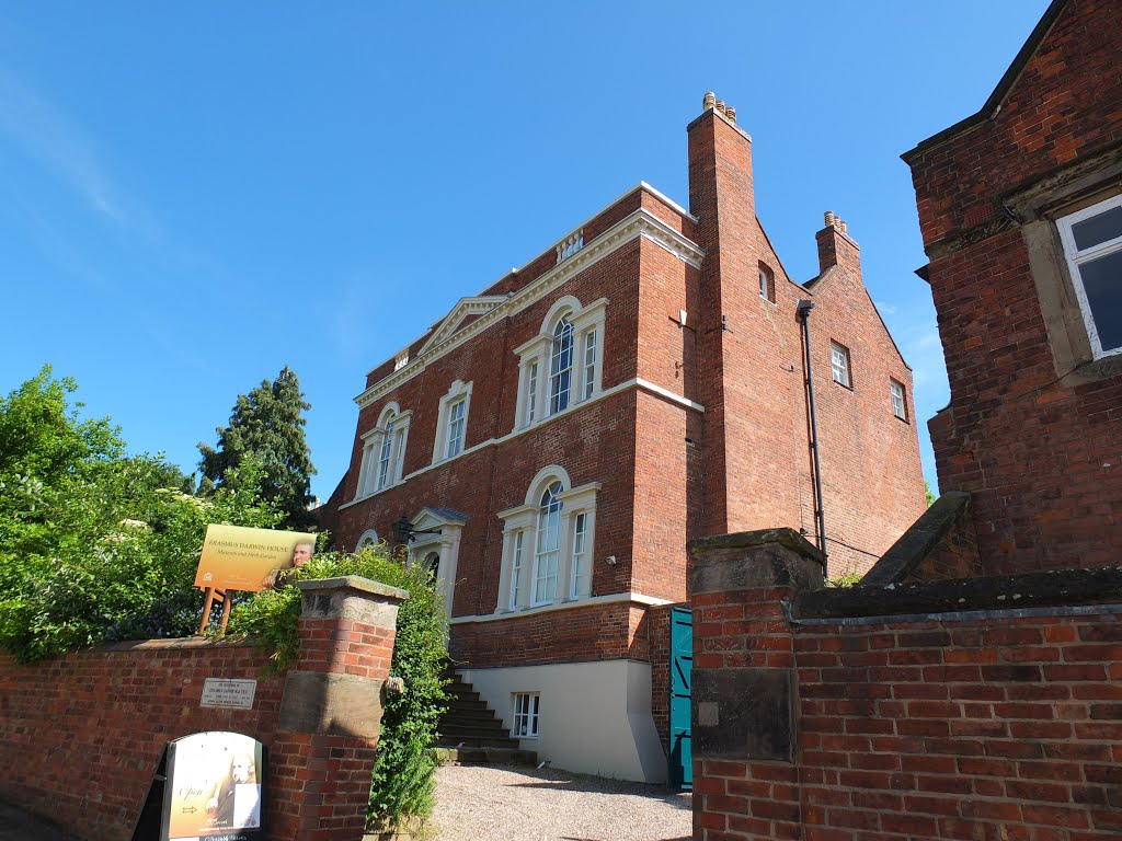 The frontage of Erasmus Darwin House, Lichfield. by Bobsky.