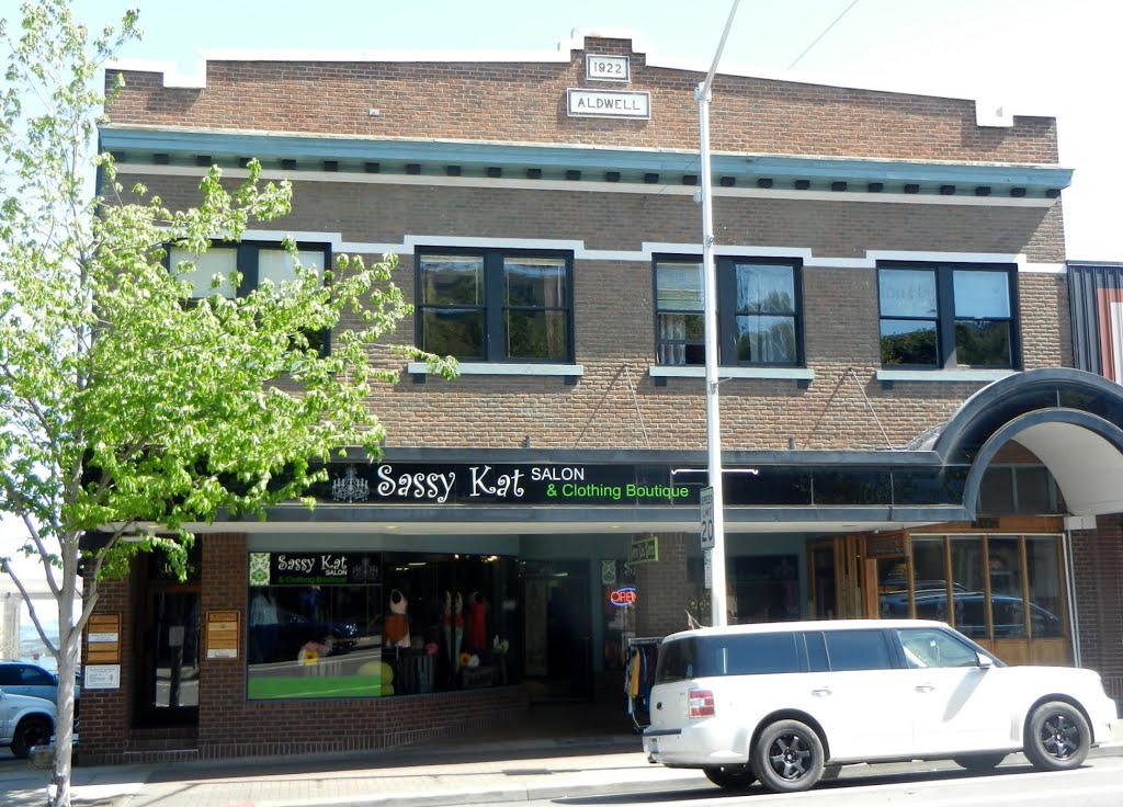 OCAW Aldwell Building, Sassy Kat Salon and Boutique, 105 e 1st St, Port Angeles, WA, built 1922 by Midnight Rider