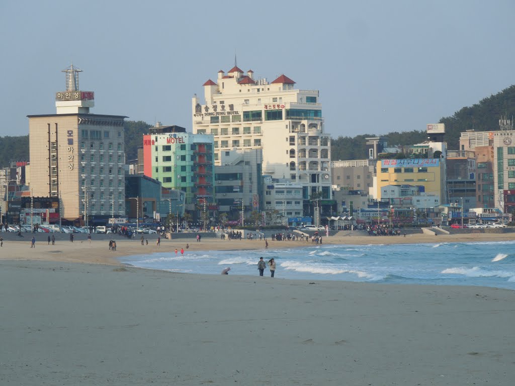 Sonjeong Beach 송정해수욕장 by plumgarden