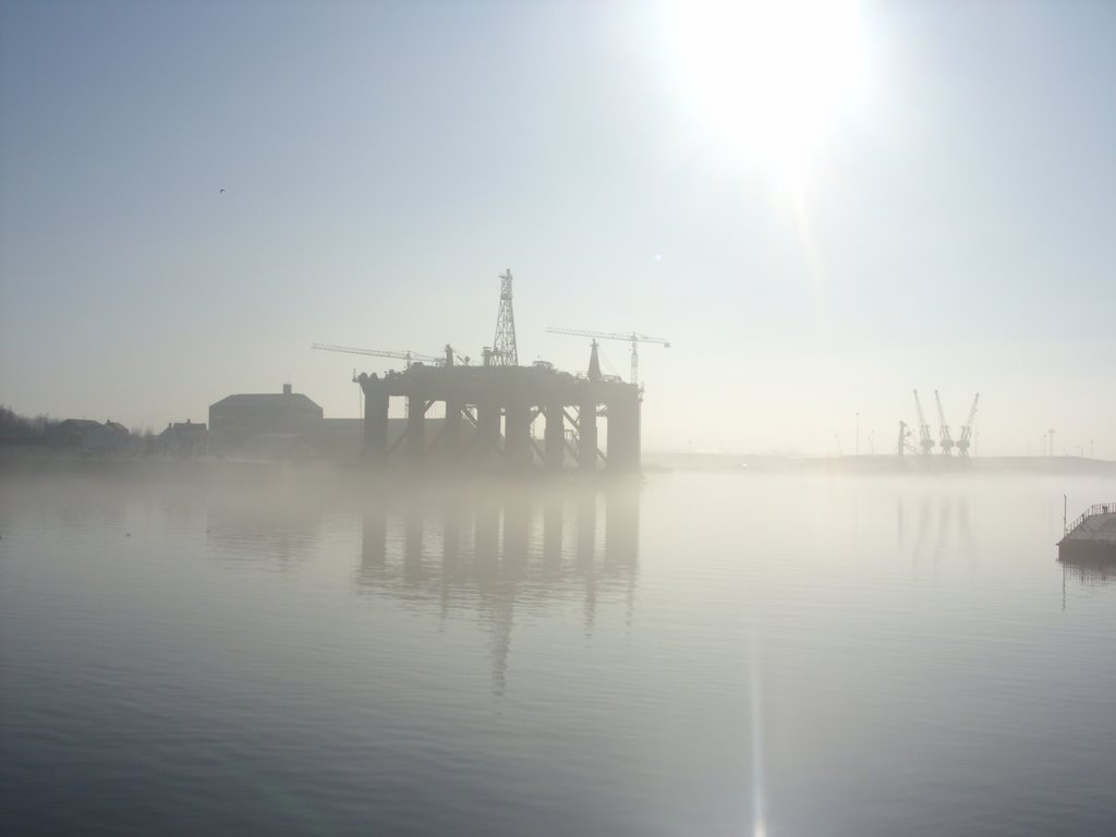 Fog on the tyne by geordiebroon