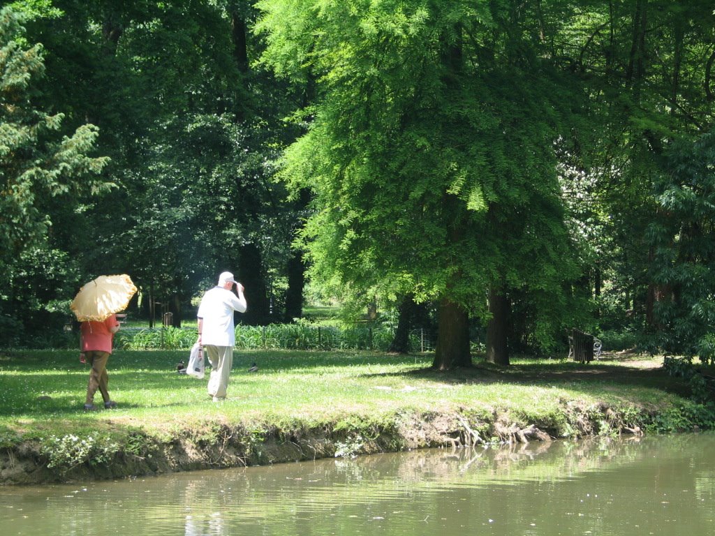 People going for a Walk by Tania Lugomer-Pomper