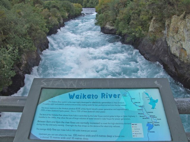 1290 Huka Falls by Daniel Meyer